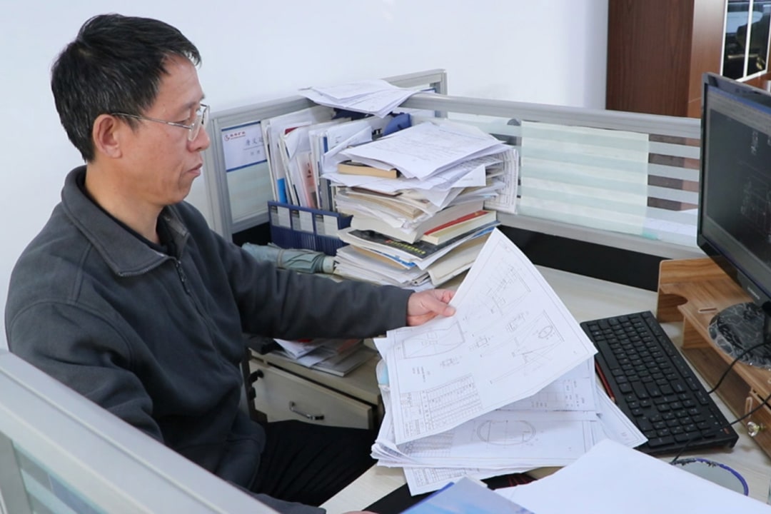 ����װ������־������͢�����ڴ����д��£��ڻ����гɳ�